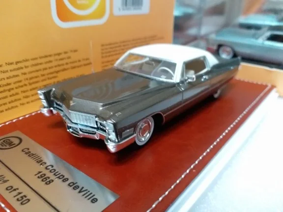 

Модель классического автомобиля GIM 1:43 для Cadillac Coupe DeVille 1968, ограниченная серия, металлическая статическая модель автомобиля из смолы, игрушк...