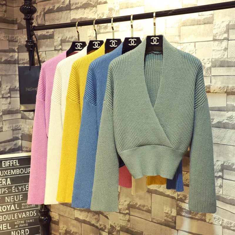 Женский трикотажный свитер желтый короткий в Корейском стиле с V-образным