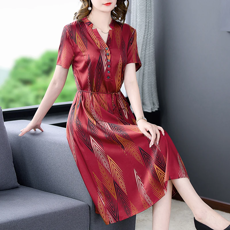 

Женское атласное платье в стиле Хепберн, Красное Облегающее платье средней длины с V-образным вырезом и принтом, Элегантное Шелковое винтажное платье для офиса в Корейском стиле на лето, 2023