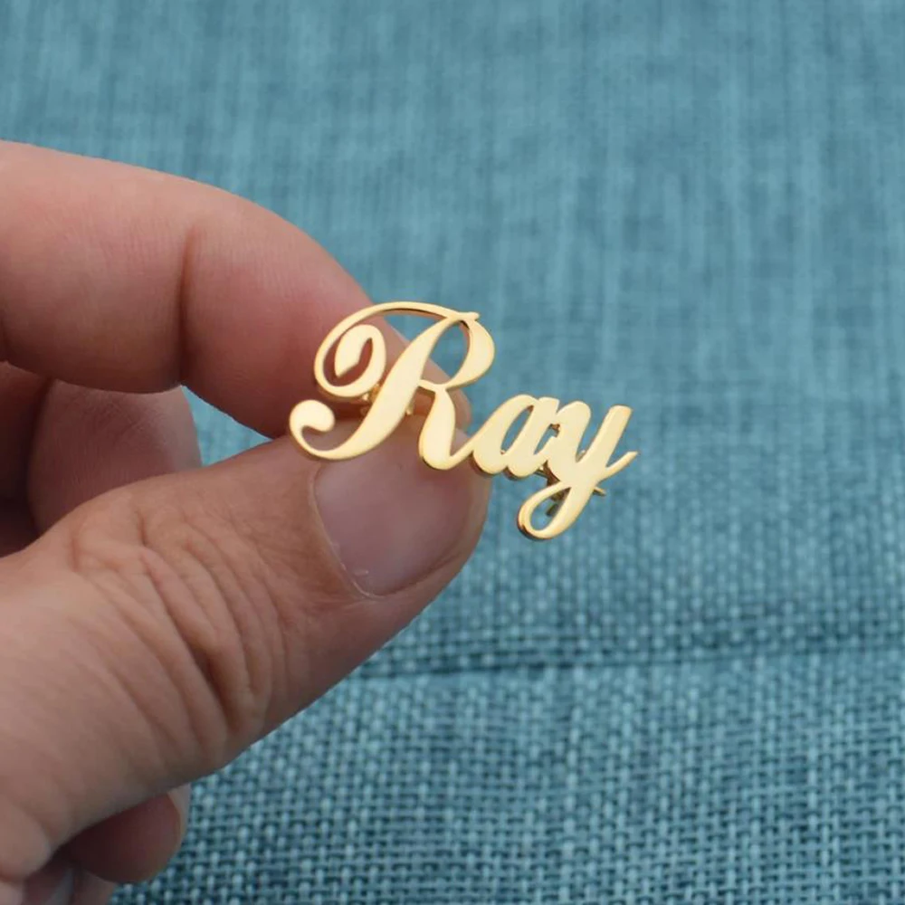 Customized Unique Name Letter Brooch Made of Stainless Steel as a Beautiful Gift for Female Colleagues and Leaders