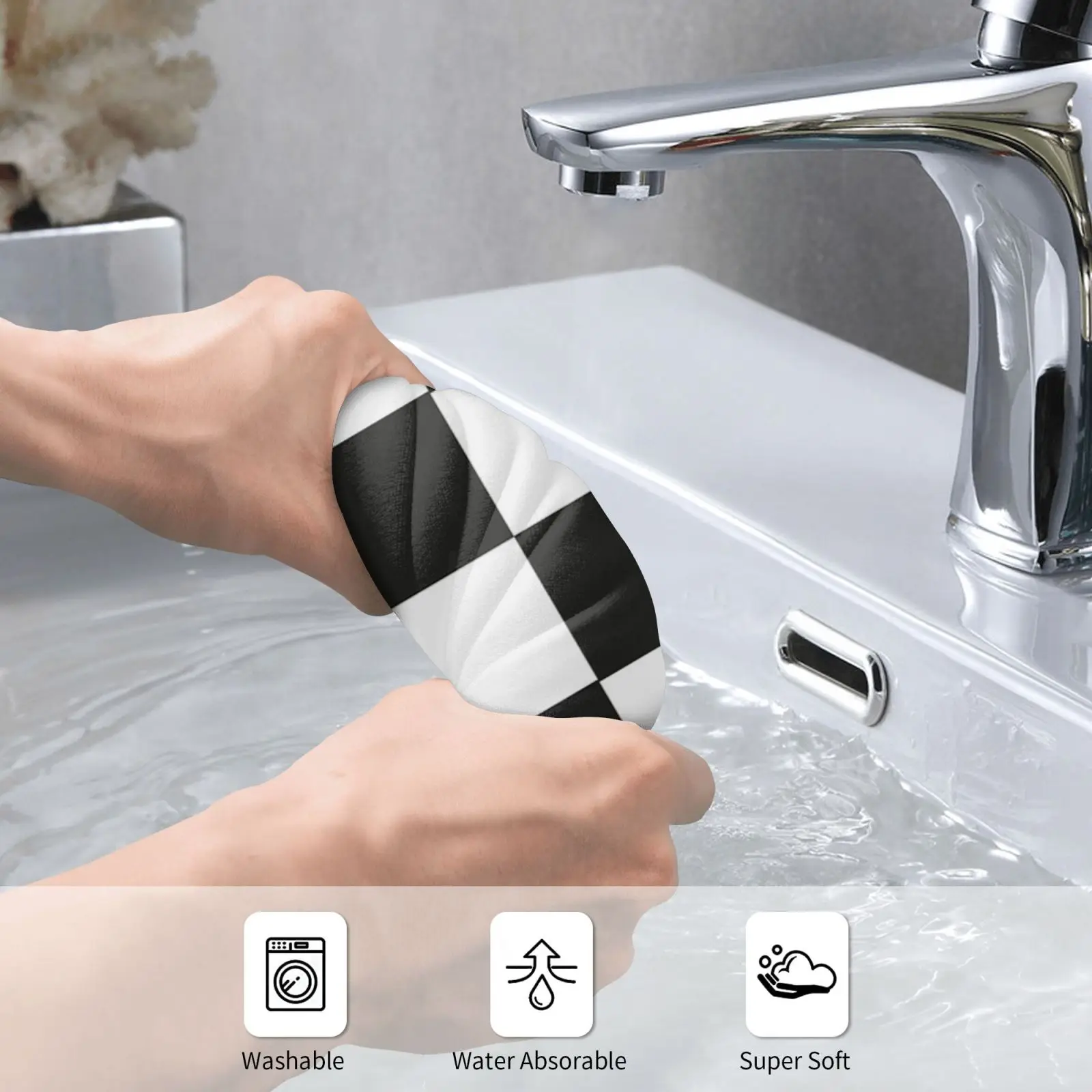 Полотенце банное с шахматными узорами стильное маленькое |