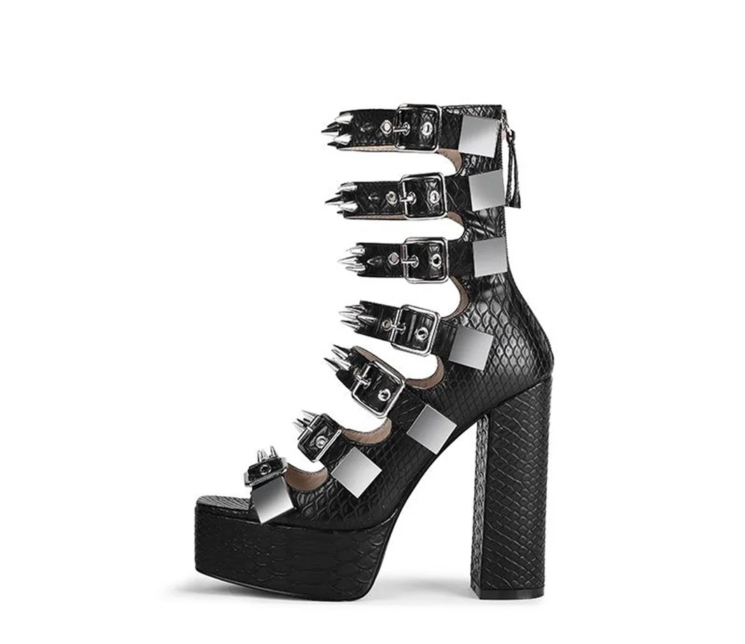 Женские летние босоножки с квадратным носком заклепками и молнией сзади