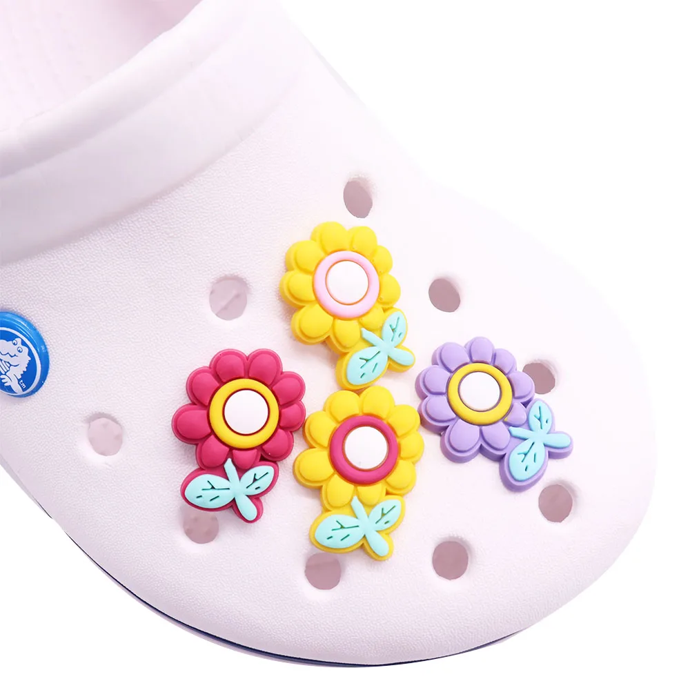 

Симпатичные разноцветные подвески для обуви из ПВХ в виде цветов, 1 шт., украшения для обуви, подходят для Croc-браслета, детские подарки для ве...