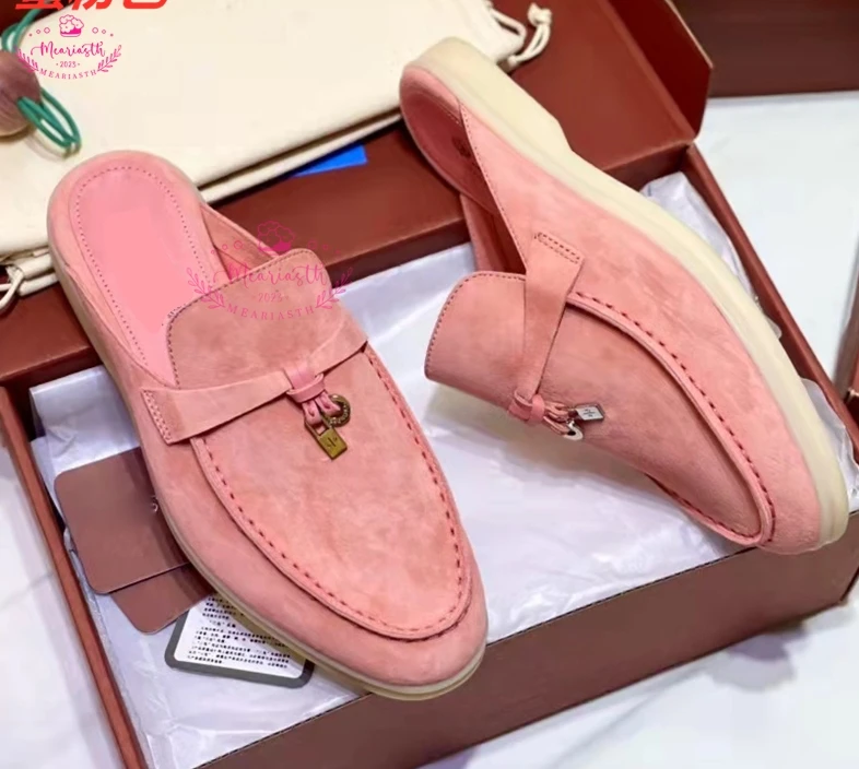 

High Quality Women's Summer cow suede Fashion Flat Loafers Men's Locking Pendant Comfortable Loafers Casual Women's Sandals.