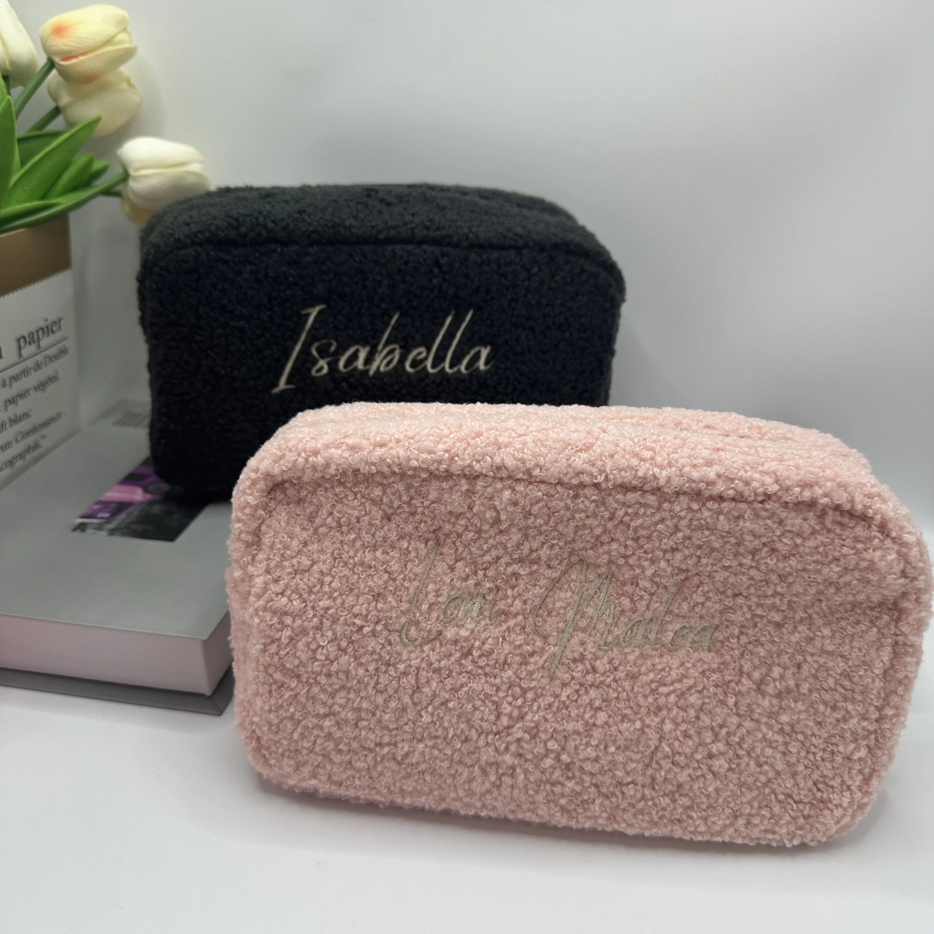 Персонализированная меховая сумка с вышивкой Тедди для макияжа дорожная именем