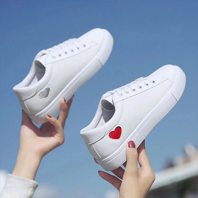 

Women Casual Shoes 2022 Spring Autumn Female PU Leather Heart Shaped White Solid Cute Girl Ladies Outdoor Flat Woman Sneakers