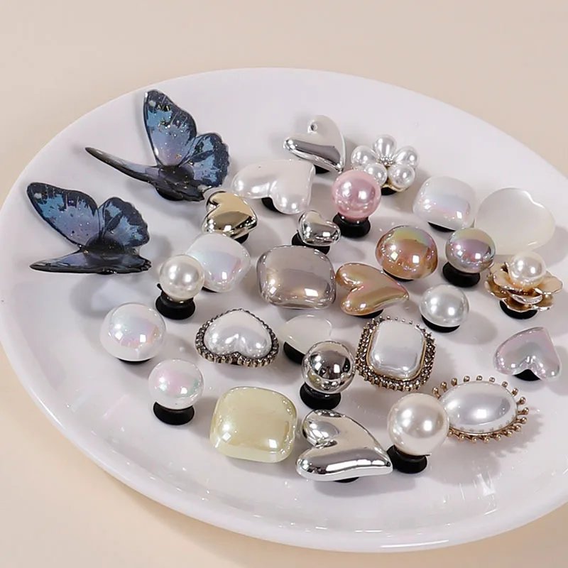 

Fashion New Shoes Charms for Croc Luxury Pearl DIY Clogs Shoe Decorations Finished Product Croc Charms Designer Trend All-match