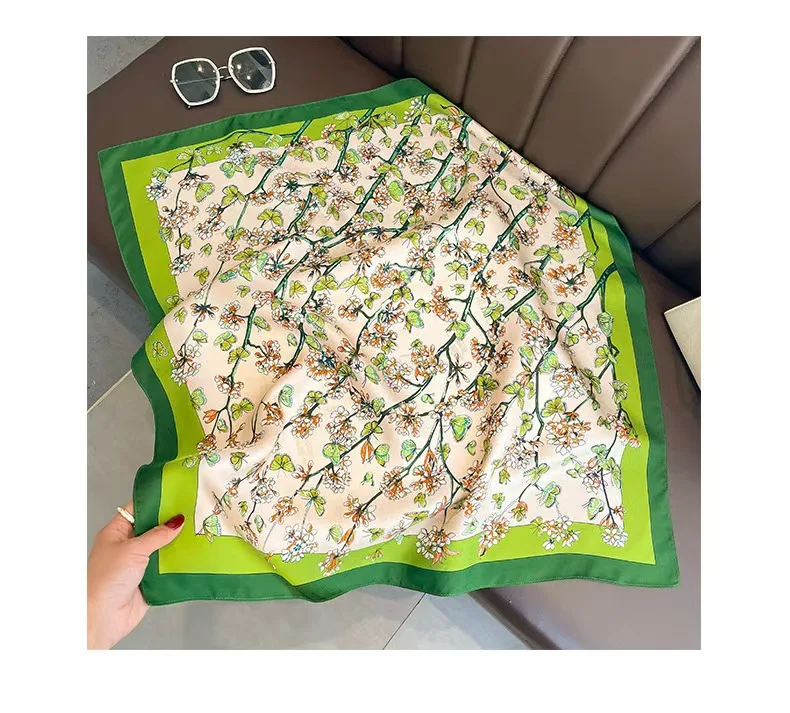 100% шелк. Новый стиль хорошего с квадратным шарфом и длиной 70 см. Праздничные