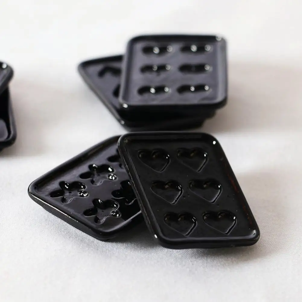 

Novelty Loving Baking Pan Wide Application Comfortable Hand Feeling Dollhouse Baking Pan Dollhouse Heart Shape Bakeware