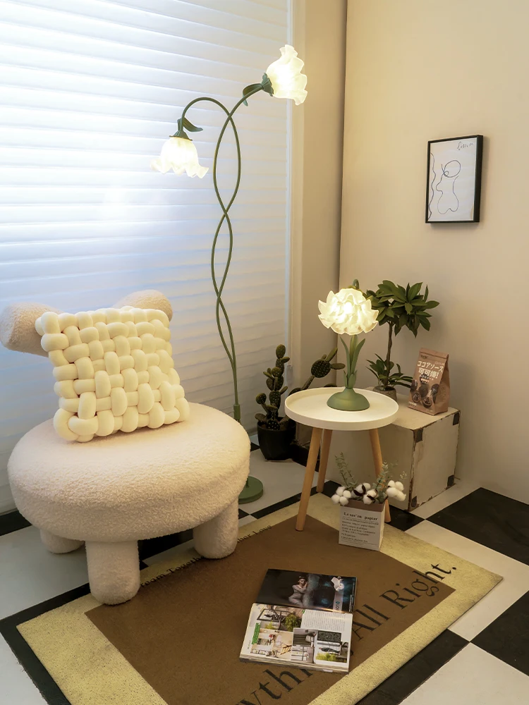 

Vintage rural floor lamp, cream style living room, sofa, bedroom lamp, French rural net, red flower flower floor lamp