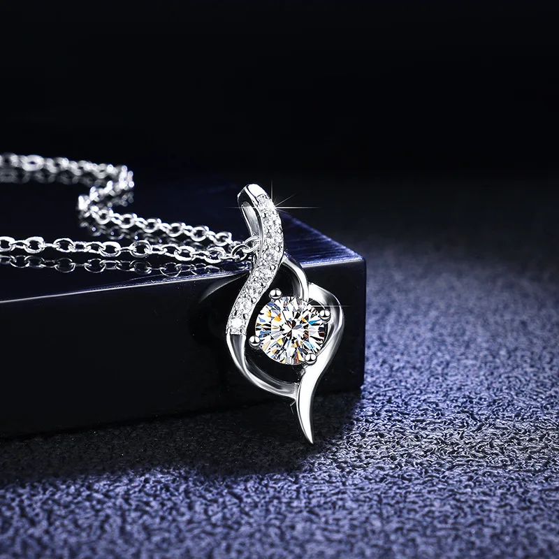 

Real Moissanite Necklace 0.5 Carat Round Diamond Pendant Necklace for Women Girls Birthday Gift Sterling Silver Fine Jewelry