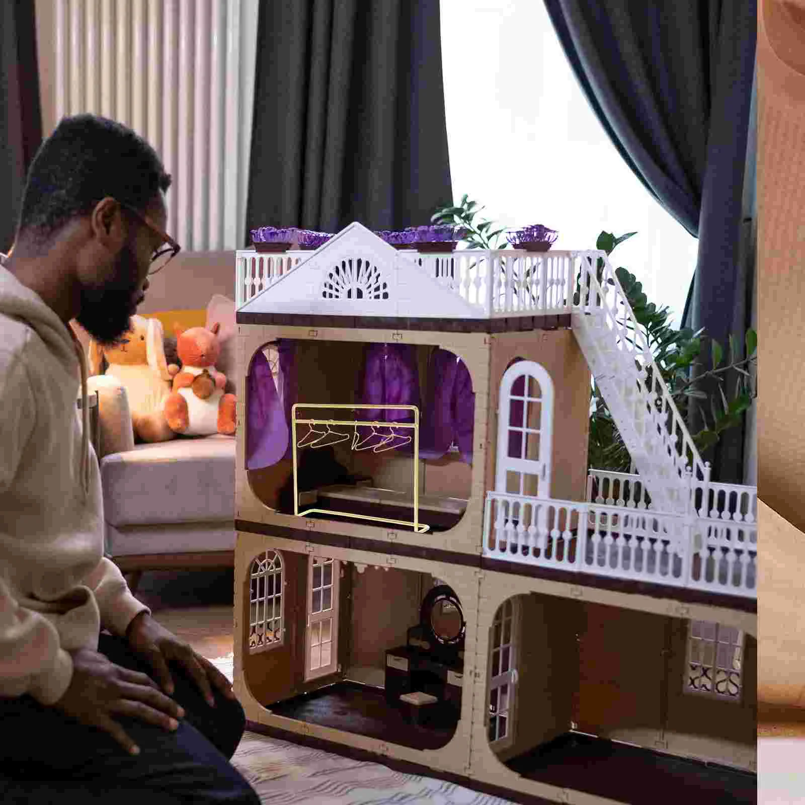 Мини-вешалка для одежды вешалки детских штанов витрины хранилище с девочкой