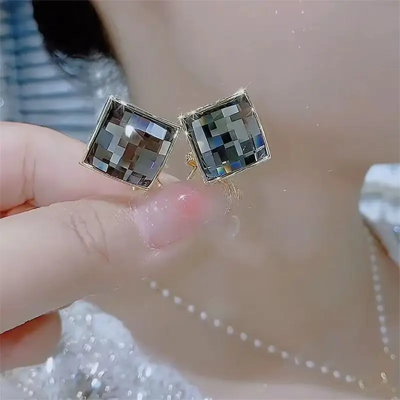 

Korean Gray Zircon Geometric Square Stud Earring Simple Versatile Gem Rhombus Crystal Earrings Jewelry Wedding Gift Pendientes