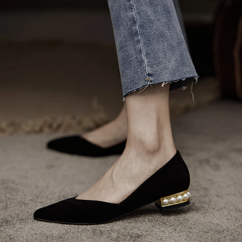 Туфли-лодочки женские с жемчугом флоковые заостренный носок повседневная обувь