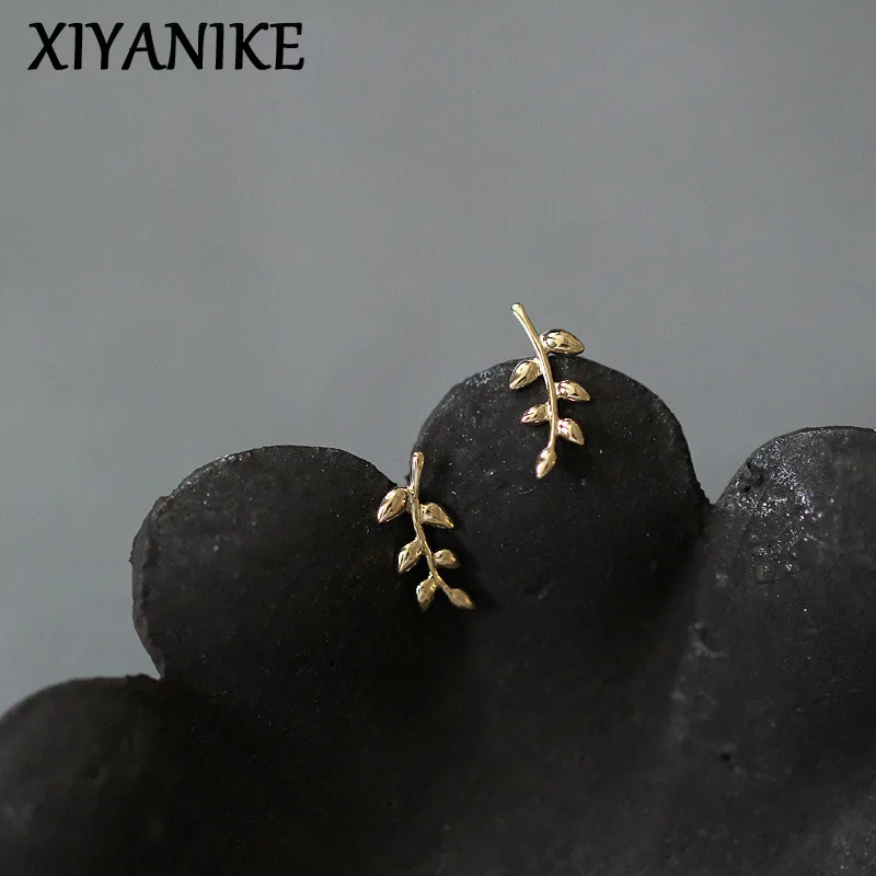 

XIYANIKE Elegant Leaves Stud Earrings For Women Girl Sweet Fashion New Piercing Jewelry Ladies Gift Party Birthday сережки