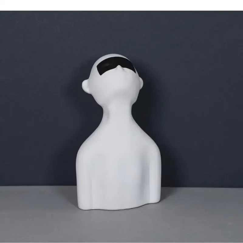 Скульптура для мультфильма Современная