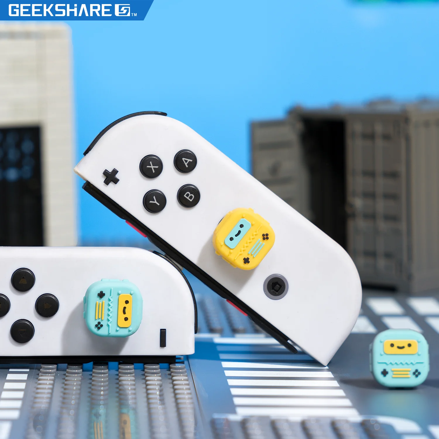 

GeekShare Silicone Robots Thumb Grip Caps For Nintendo Switch and Switch Oled Cute Jostick Caps For Switch Lite NS Accessories