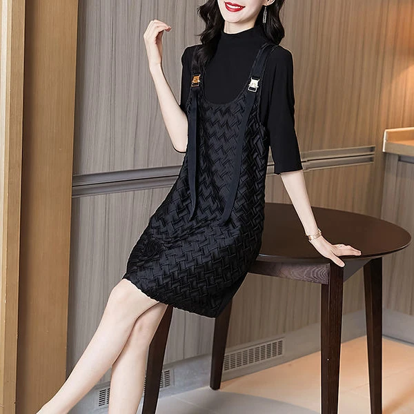 

Embroidered western mother red dress for fall 2021 new women's women's a-line dress for women party dress O-Neck