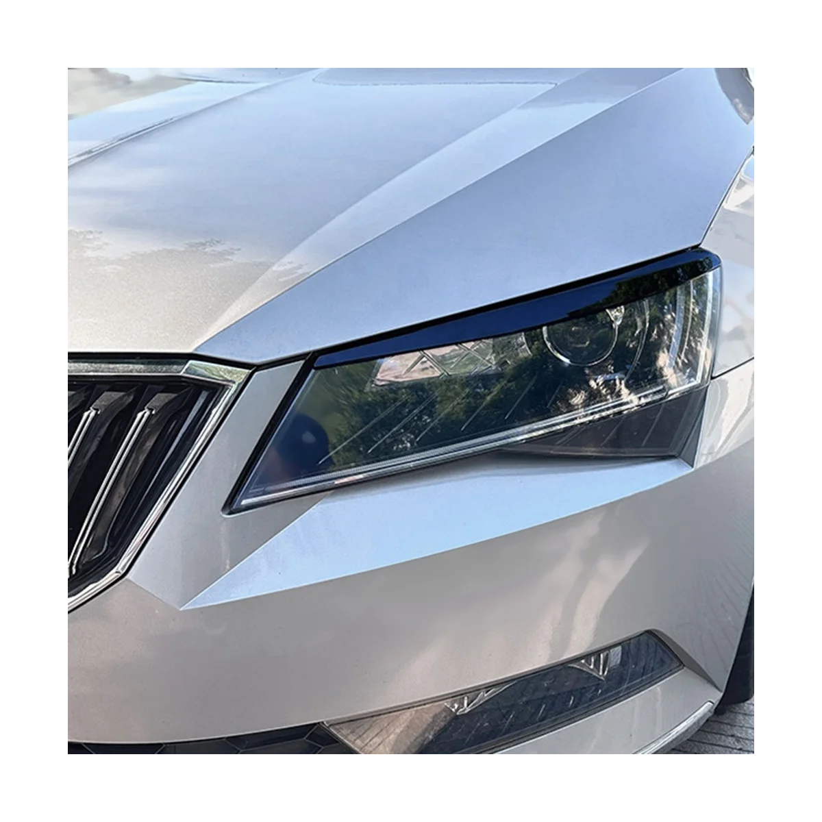 Яркие черные передние фары для Skoda Superb B8 2016-2018