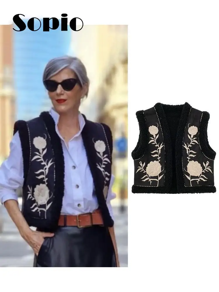 

Vintage Embroidery Cardigan Vest Coat Women Lambswool V Neck Sleeveless Waistcoat Autumn Warm 2023 New Fashion Casual Outerwear