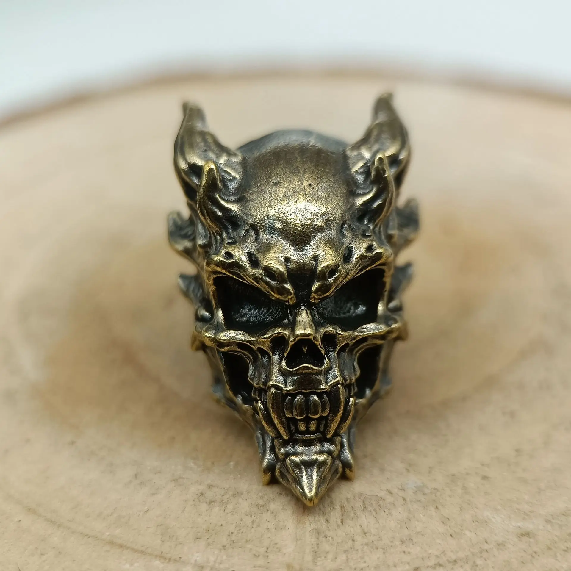 Латунные бусины в виде черепа