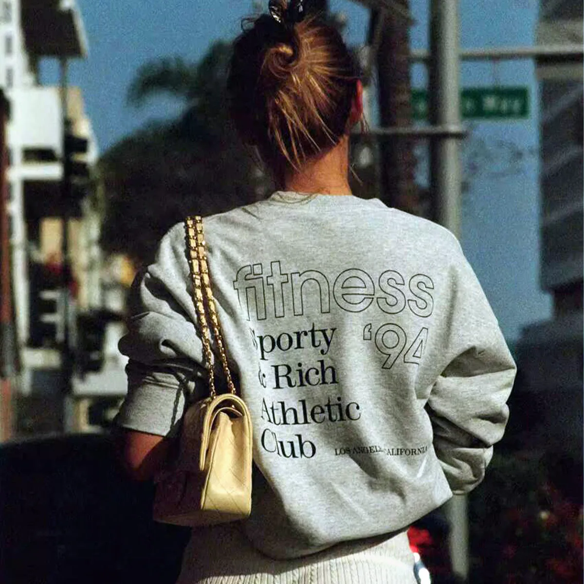 Женский флисовый пуловер с круглым вырезом и принтом в винтажном стиле 90-х годов