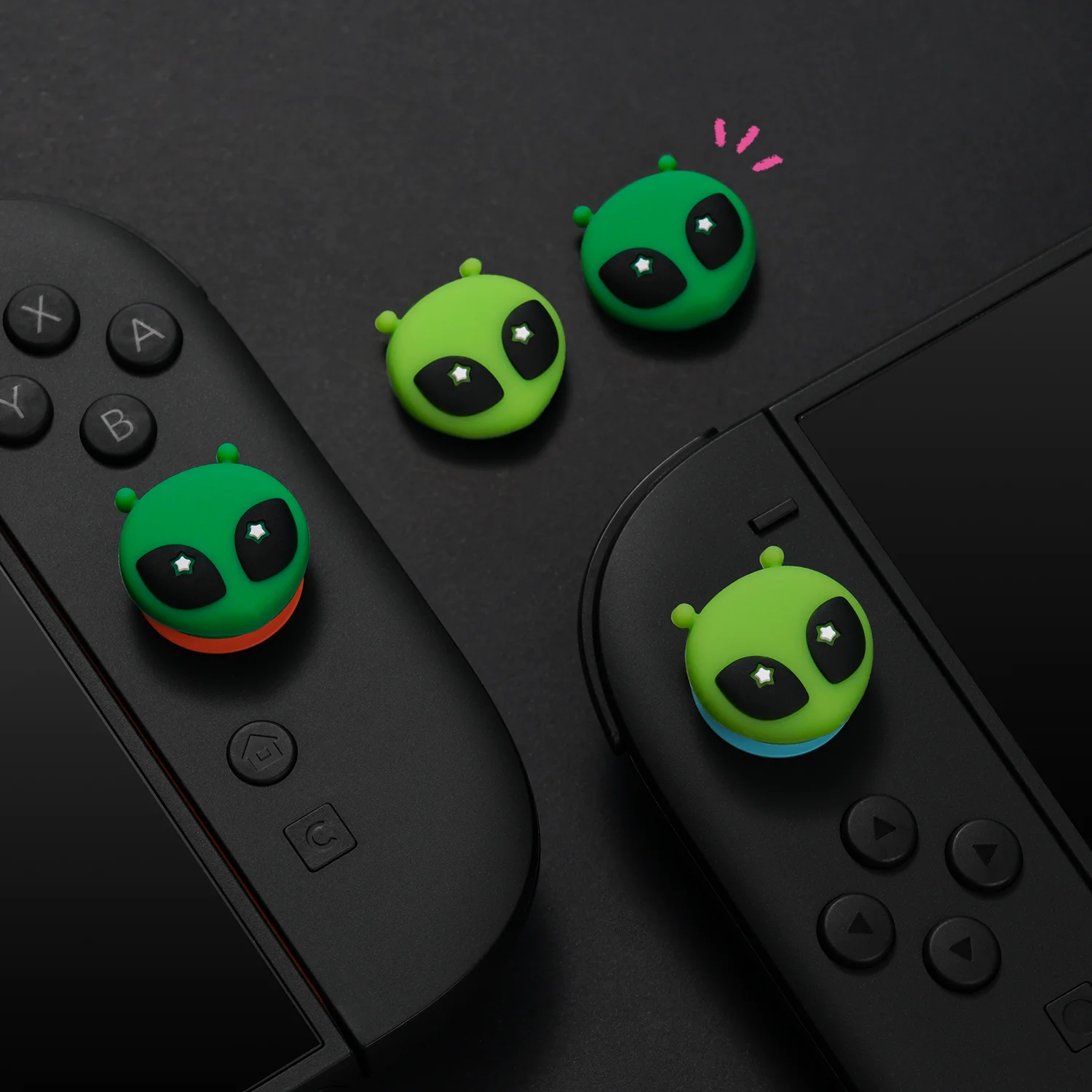 Фото Силиконовые ручки Geekshare для контроллера Switch 2/Switch 2 Pro — колпачки для джойстиков NS2/NS2 Pro, Alien Invasion №4
