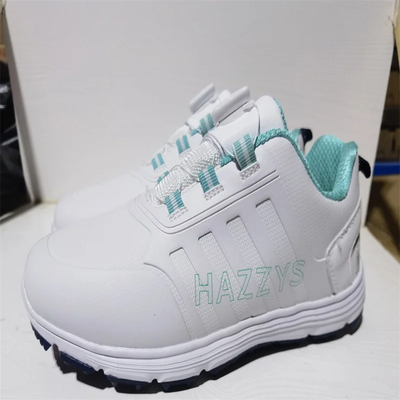 

Professional golf shoes are non-slip and waterproof