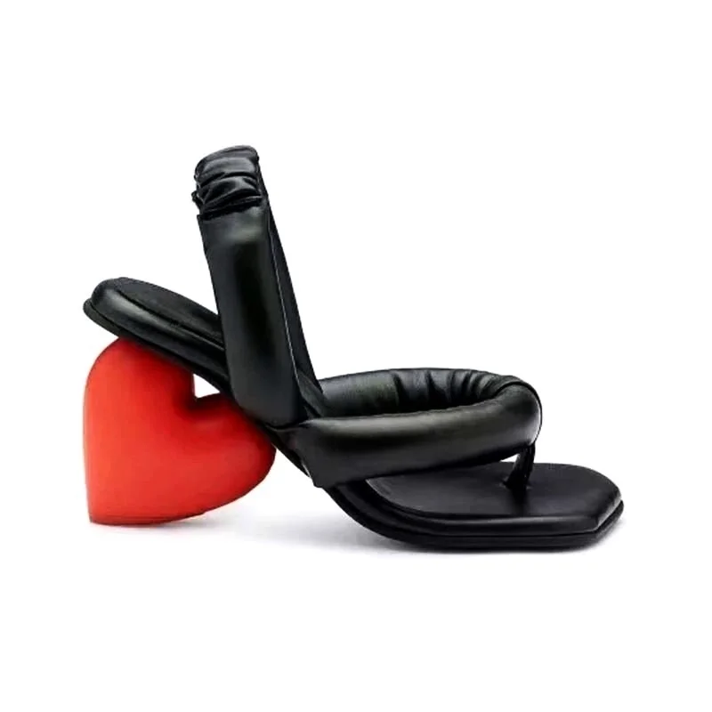 Шлепанцы женские кожаные на высоком каблуке пикантные сандалии в вечерние нем