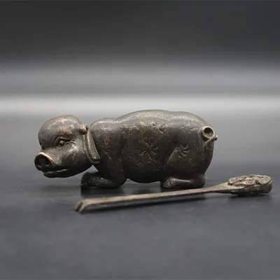

Antique Bronze Ware, Twelve Zodiac Pig Lock, Household Decoration