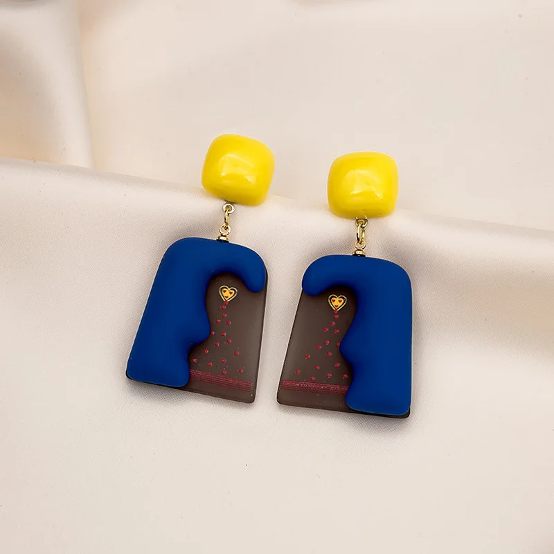 

European and American stereoscopic design retro trend personality design earring relief earring art geometric earring pendant