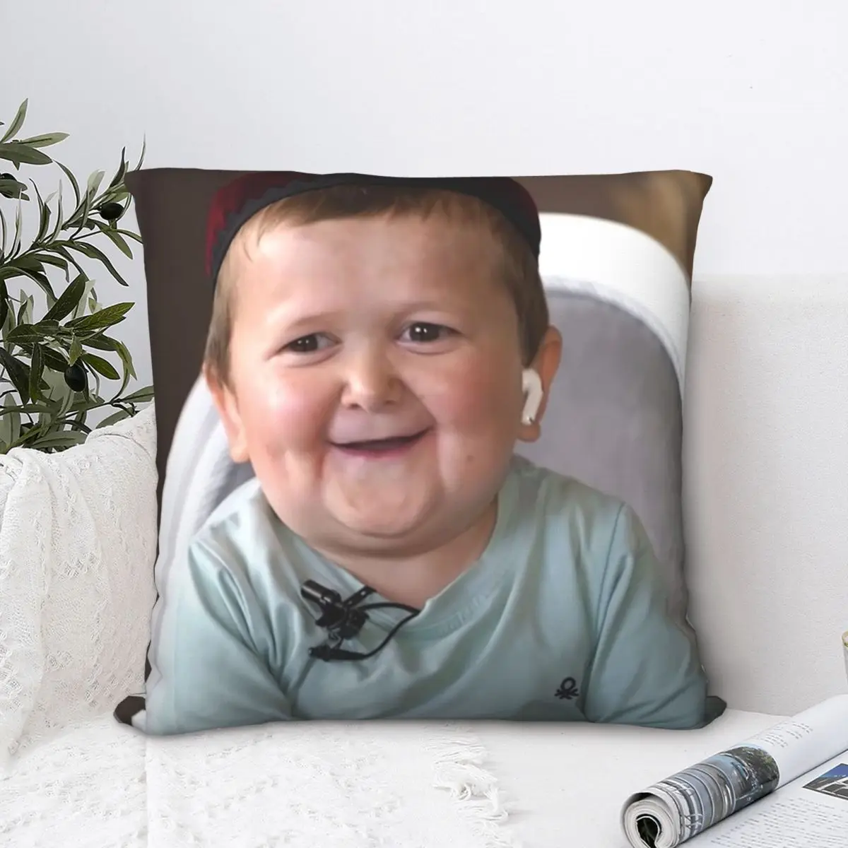 

Квадратная подушка Hasbulla Magomedov, чехол для подушки, удобная подушка, чехол из полиэстера, наволочка для домашнего дивана, гостиной