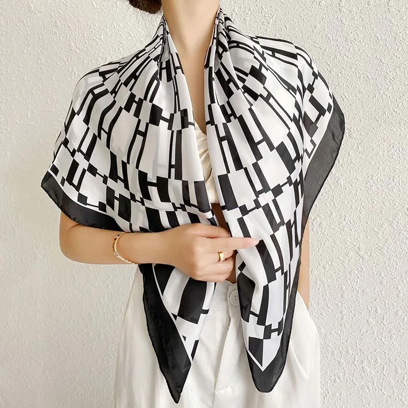 

Fashion Letter Print Silk Scarf Summer Beach Towel Sunscreen Shawl Female Sun Clothing 90x90CM Women Thin Soft Satin Cape V129