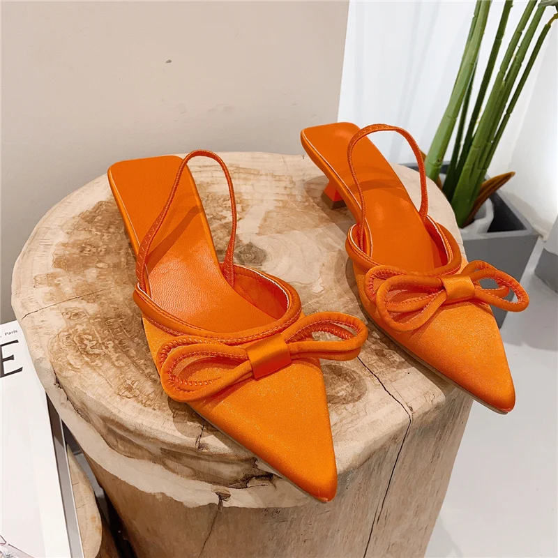 

2022 New Autumn Fashion Women Low 3cm High Heels Orange Sandals Lady Elegant Bow-Knot Slingback Mules Green Luxury Wedding Shoes