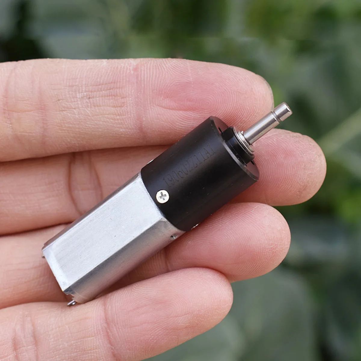 

Мини-двигатель планетарной коробки передач 16 мм 050, DC3V-5V-6V, 42 об/мин, 3-ступенчатая планетарная передача, медленная скорость, большой Torqu для игрушечной модели двигателя