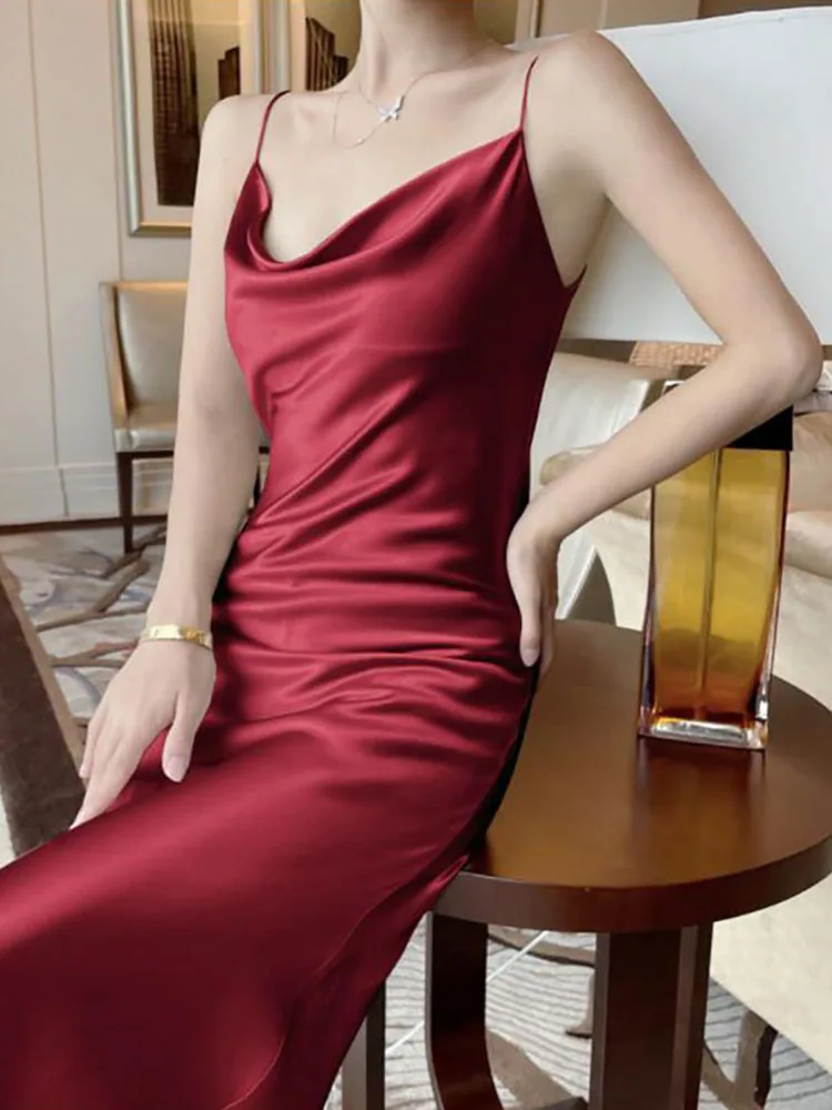 

Платье женское атласное на бретельках, Модное Длинное пикантное вечернее однотонное с открытой спиной, без рукавов, с низким вырезом, одежд...