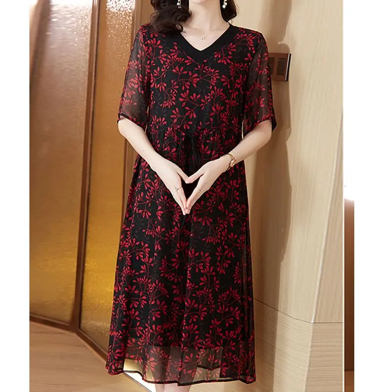 Женское шифоновое платье на завязках элегантное приталенное с коротким рукавом