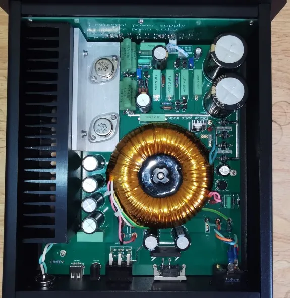 Одиночный источник питания для цифрового вещания SR-100