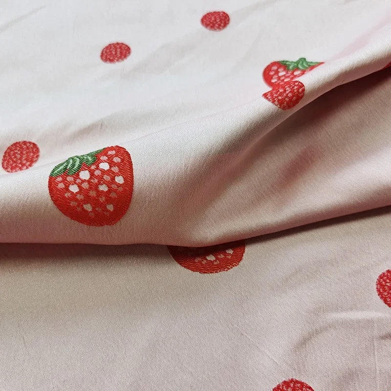 Фото Strawberry Yarn Dyed Jacquard Fabric Spring Summer Dress Trench Coat Fashion Pants Design Sew Cloth Material By Meter №3