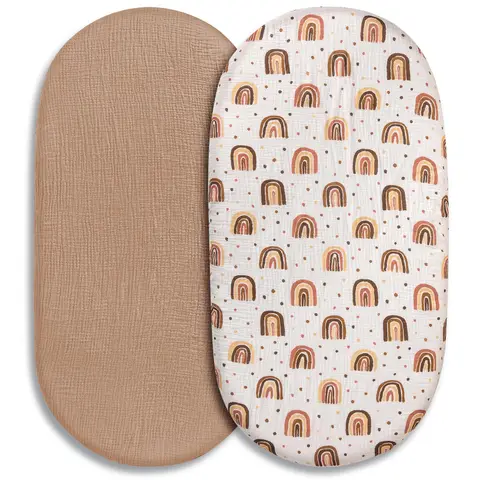 Детская кроватка с принтом, комплект постельного белья