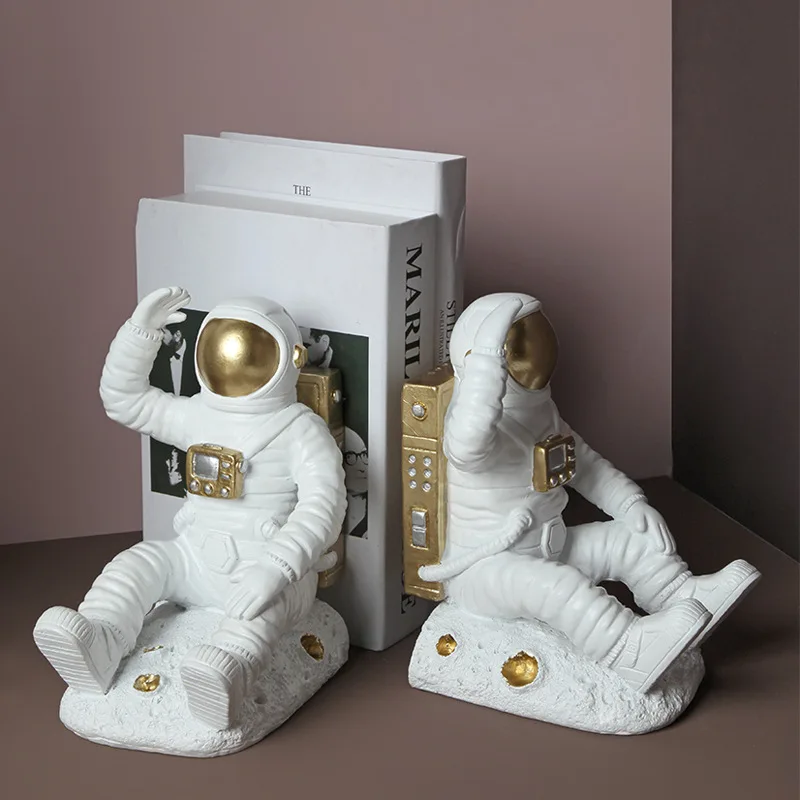 

Nordic Ins Astronaut Miniature Figurines Resin Craft Home Fairy Garden Desk Decoration Furnishing Article Kids Rooms Accessories