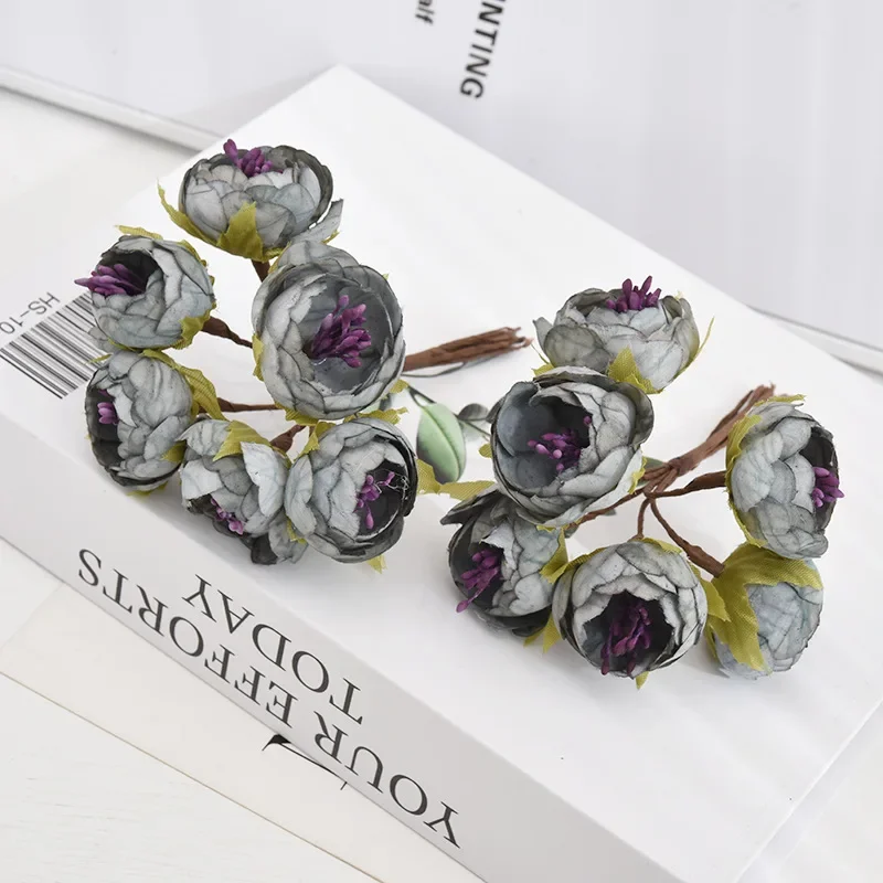 

Искусственные розы из шелка 6 шт.