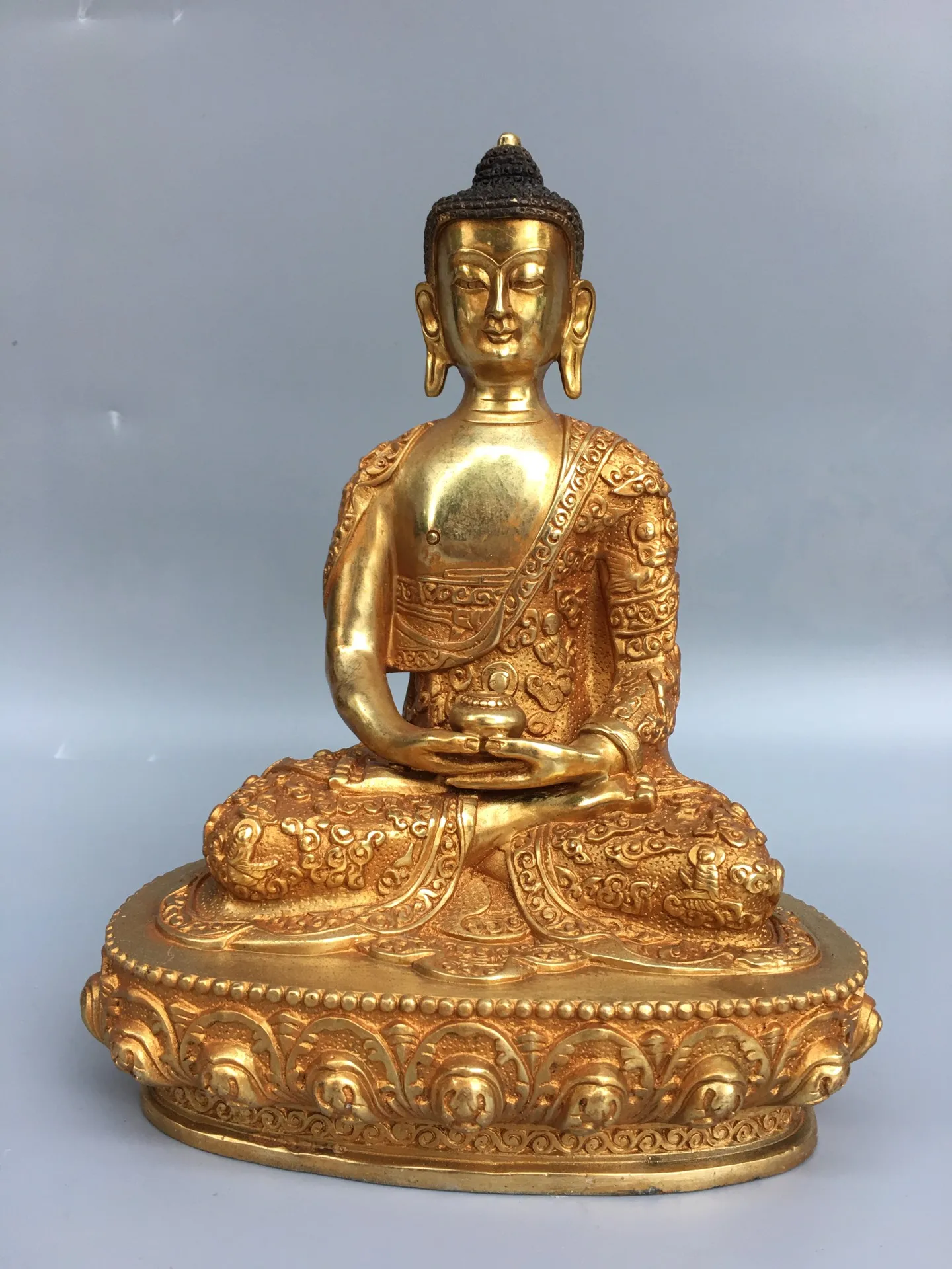 

9" Tibetan Temple Collection old bronze Gilt Medicine Buddha Shakyamuni cassock lotus platform worship buddha Town house