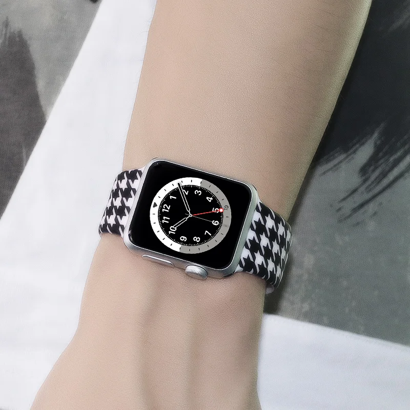 Silicone Strap For Apple Watch Series 8 Band 44mm 45mm 38mm 42mm 40mm 41mm 49mm Women Rubber Strap Bracelet For iWatch Ultra 7 6