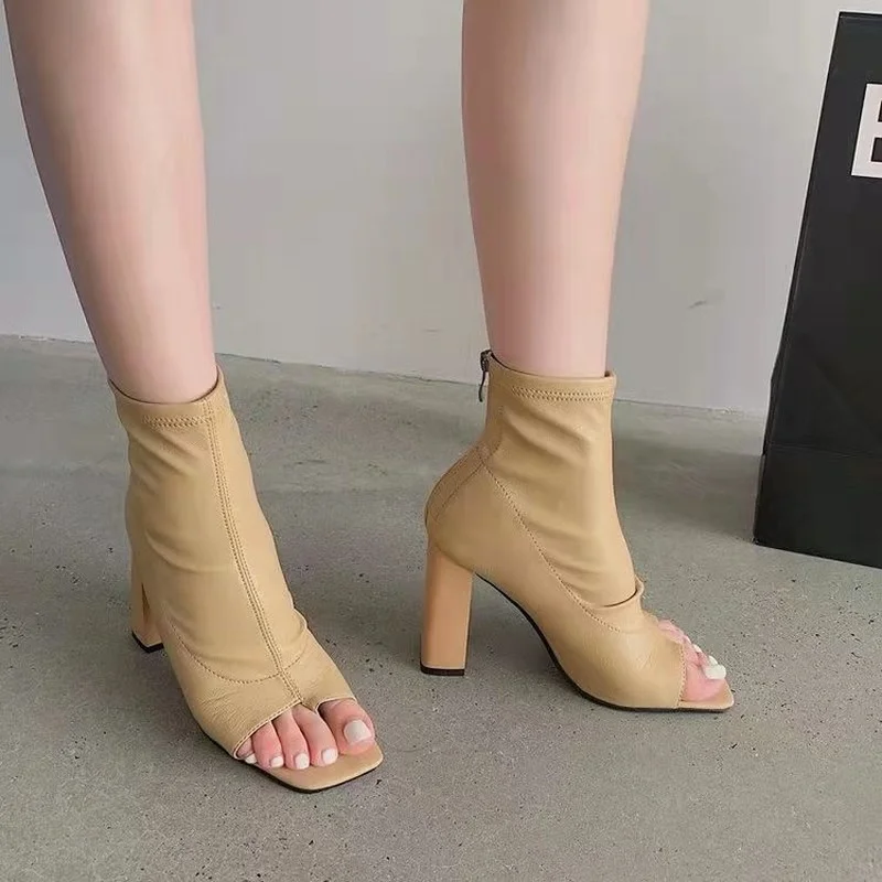 

Женские ботильоны на толстом каблуке, с круглым носком