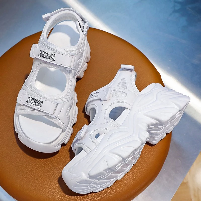 

Кожаные женские летние туфли на каблуке 8 см