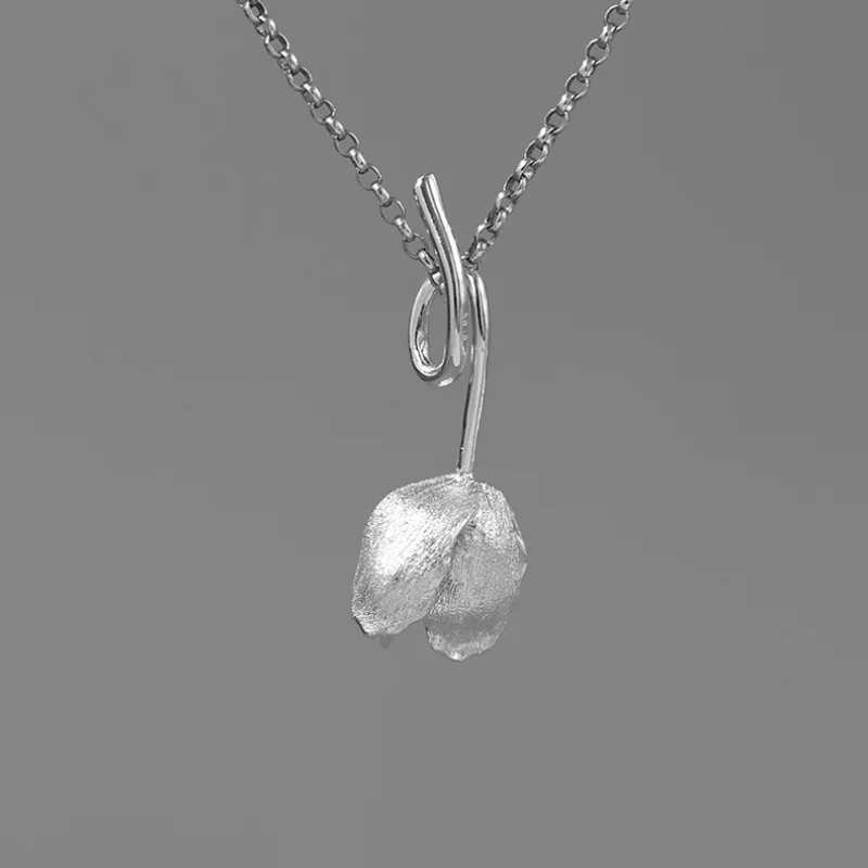 

Кулон в виде цветка тюльпана из серебра 925 пробы