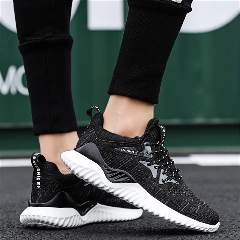 Men's Fashion Outdoor Sneakers Casual Breathable Mesh Running Shoes White Sports Shoes Size:39-45