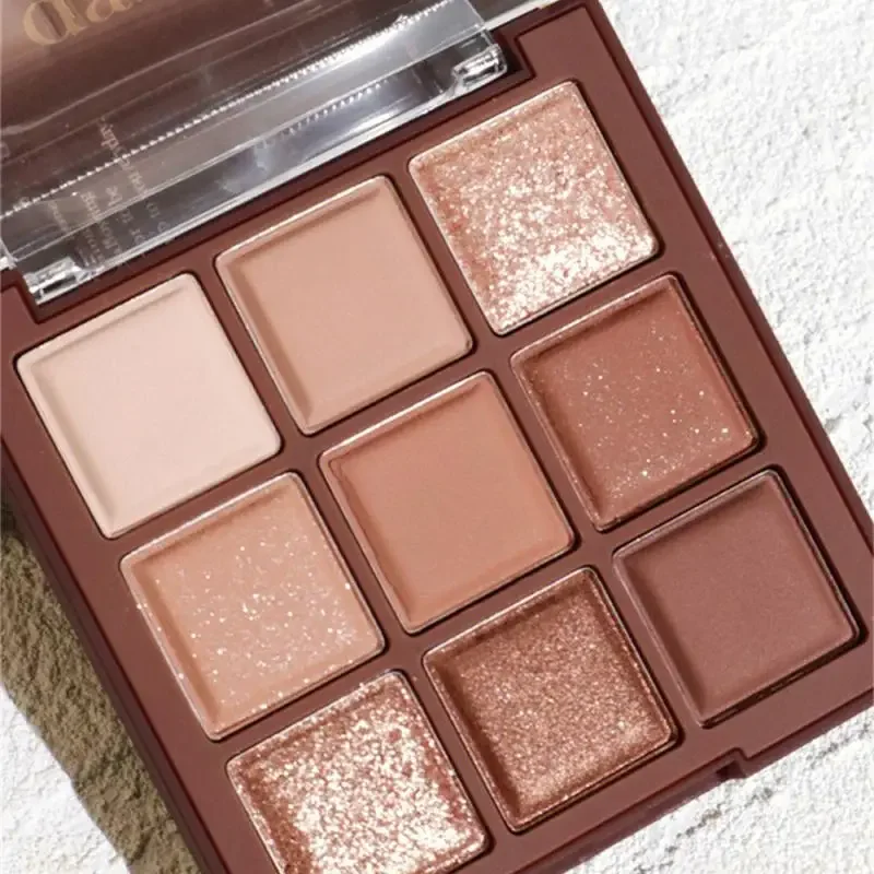 Мерцающие тени для век, Палетка матовых и натуральных оттенков ...