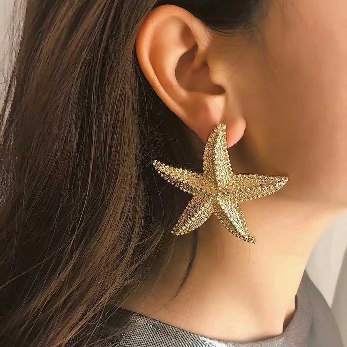 

2022 Trend Big Exaggerated Shiny Star Drop Earrings for Women Korea Large Starfish Metal Statement Dangle Earrings Party Gift